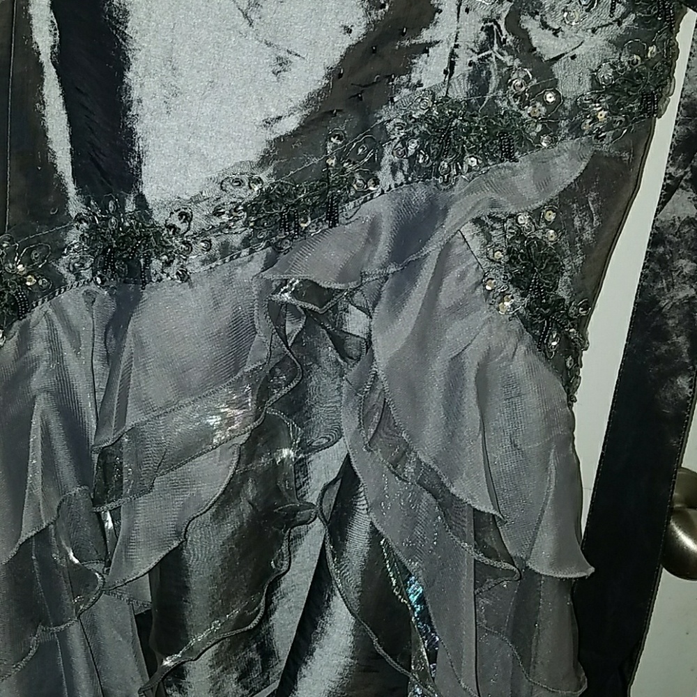 Dress - Picture 3 of 4